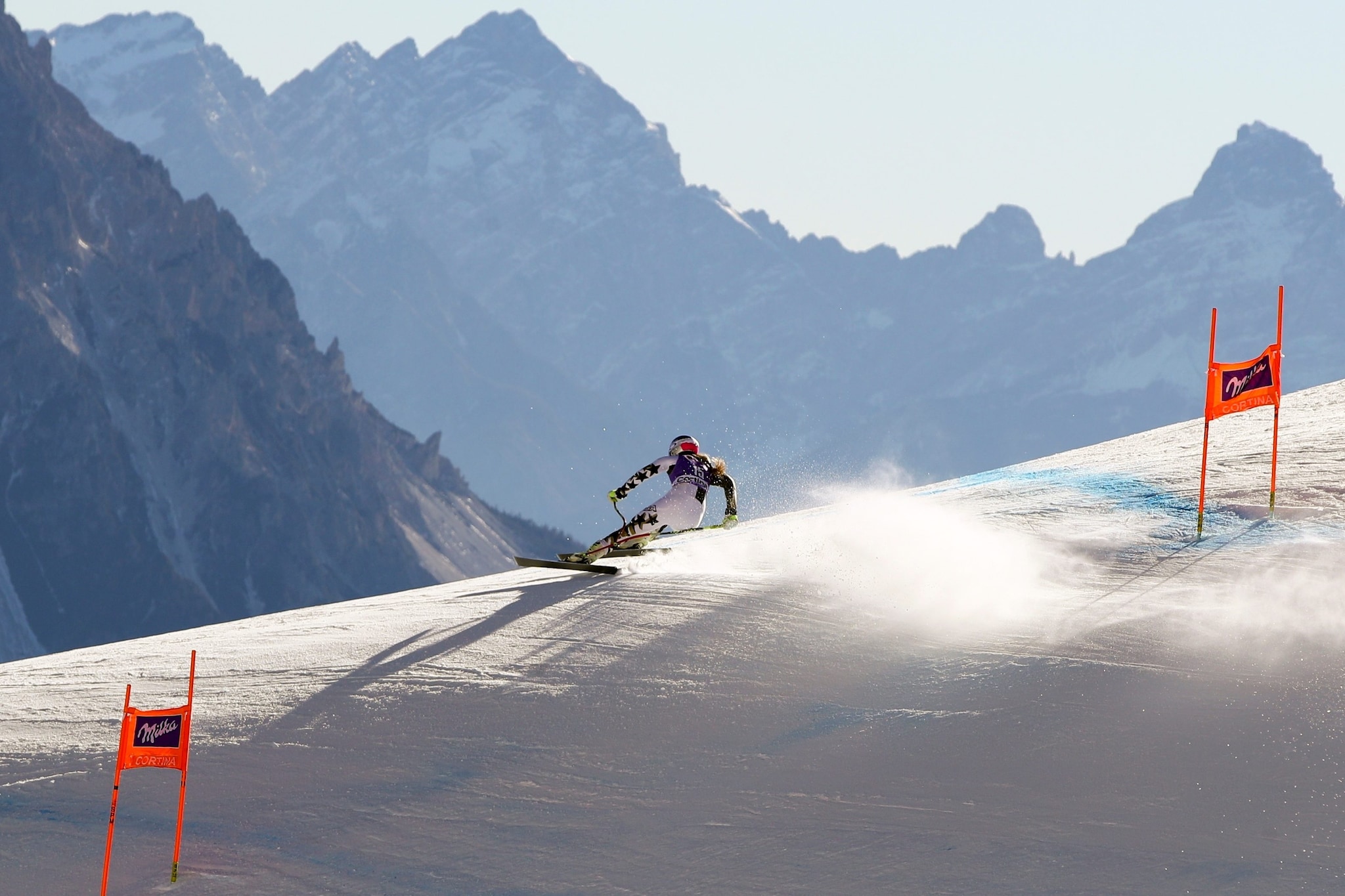 Lindsey Vonn a Cortina vuole tornare a vincere alle Olimpiadi, ora impresa improba con il crociato rotto.