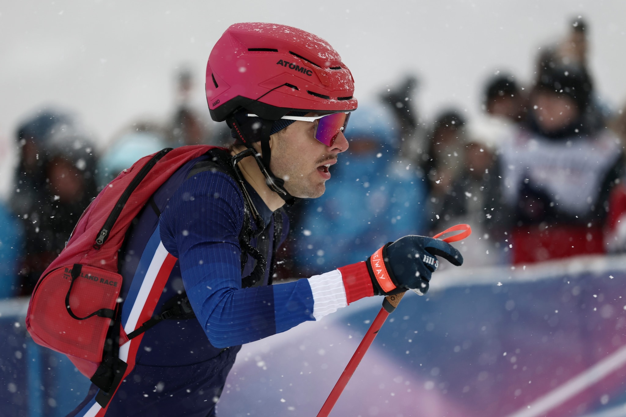 Ogni partecipante deve indossare obbligatoriamente uno zaino