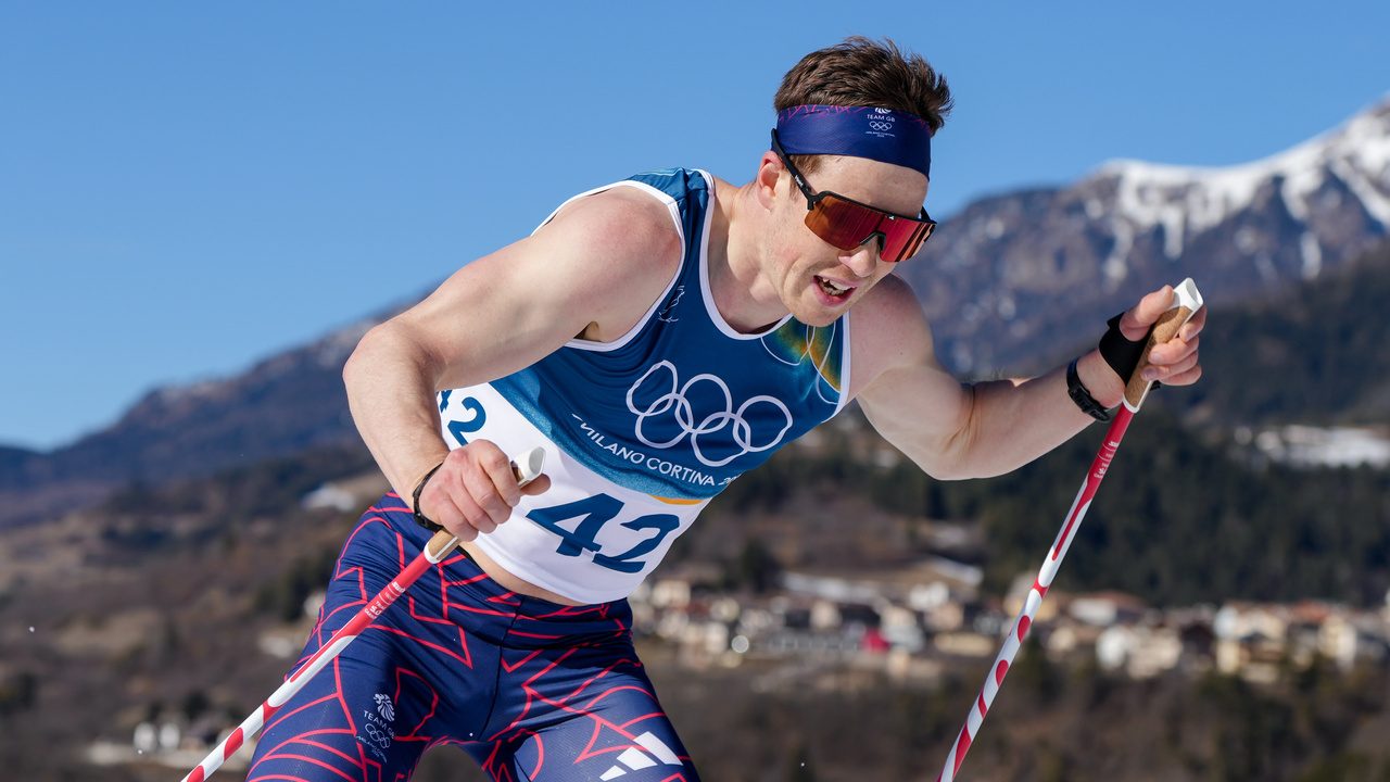 Andrew Musgrave scia in canottiera nella 10km di fondo: perché indossava solo il pettorale