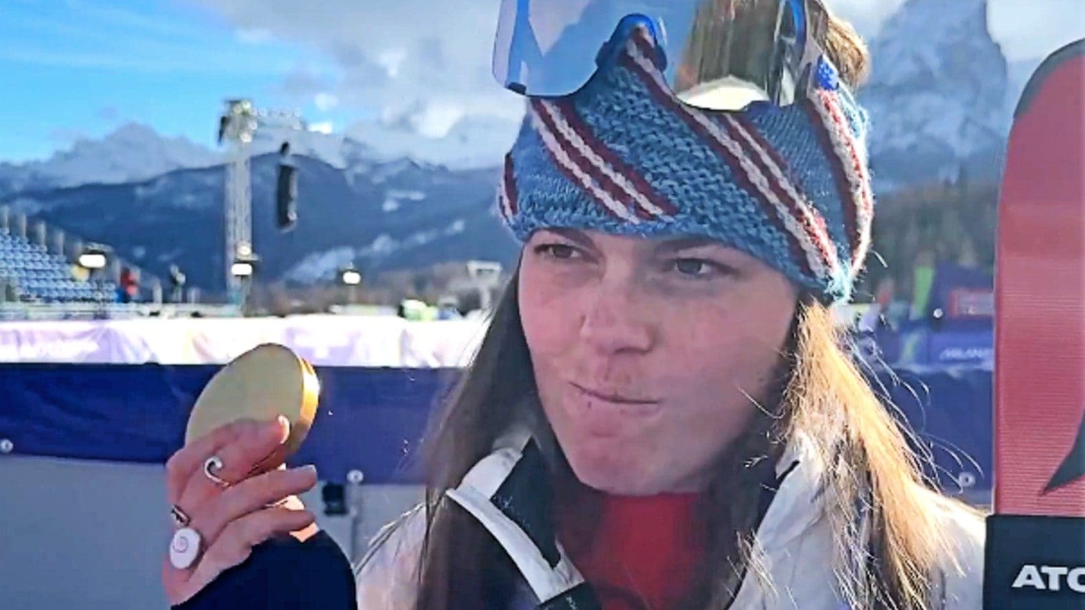 Breezy Johnson ha già rotto la medaglia d'oro vinta a Cortina nel modo più inaspettato possibile