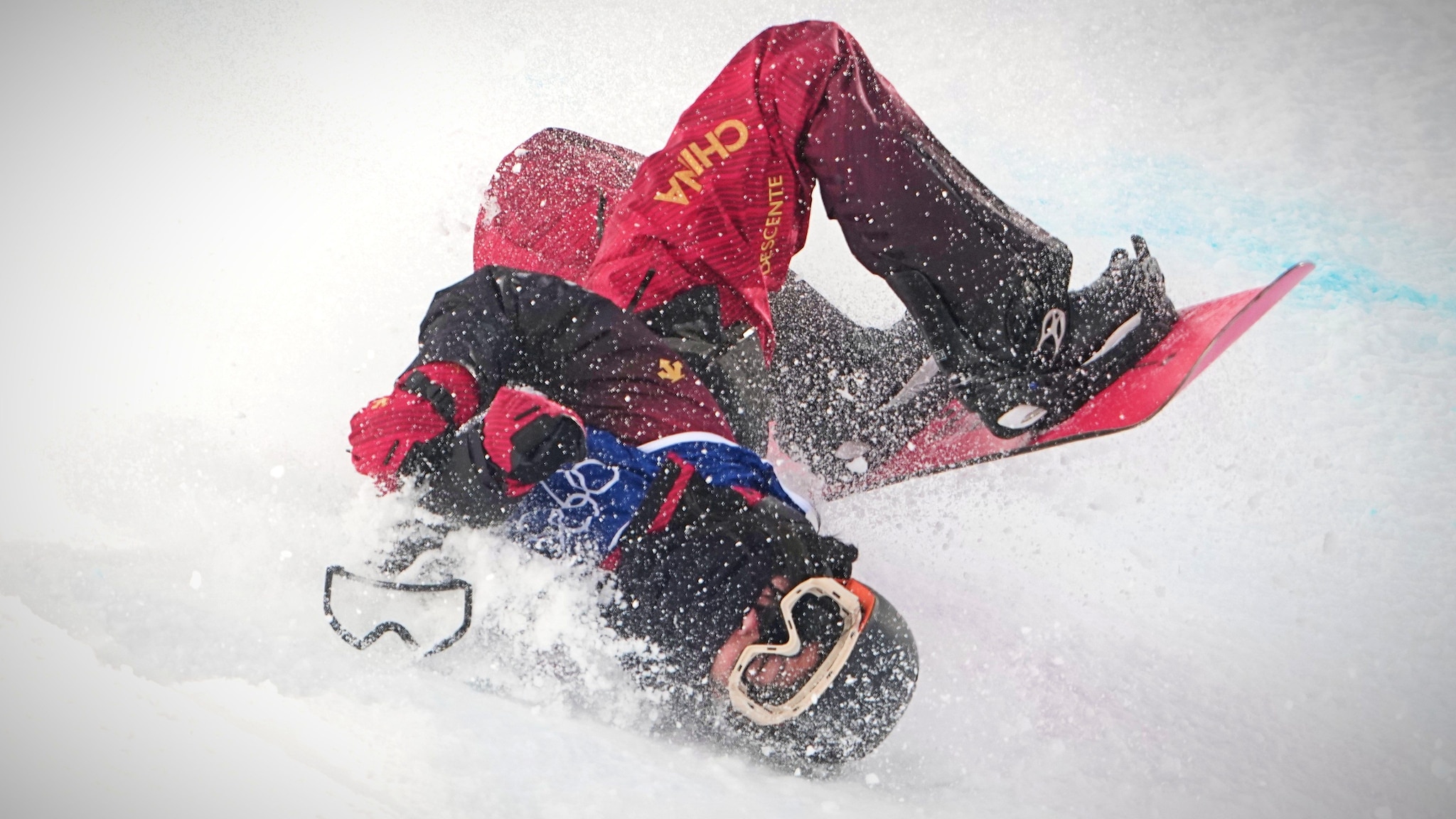 Come sta Liu Jiayu dopo la paurosa caduta a Livigno: sbatte faccia a terra, poi 10 minuti immobile