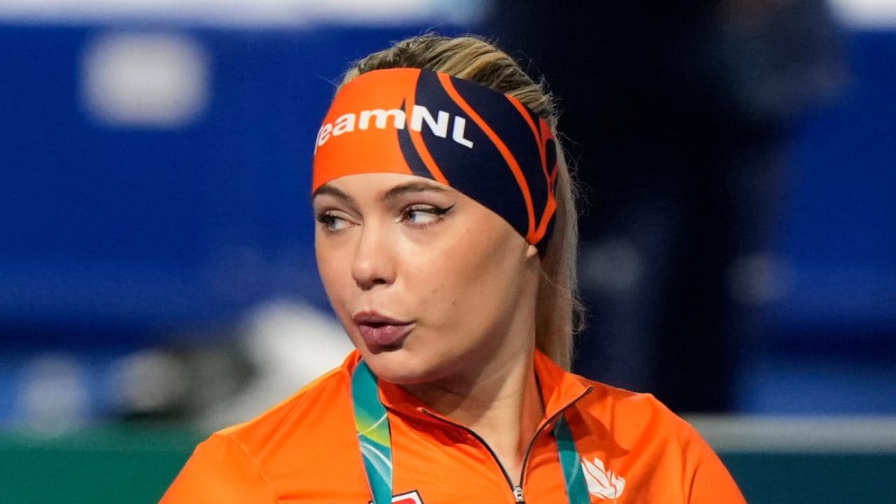 Jutta Leerdam schiacciata dalla pressione, va via furiosa: la stampa olandese presenta una protesta