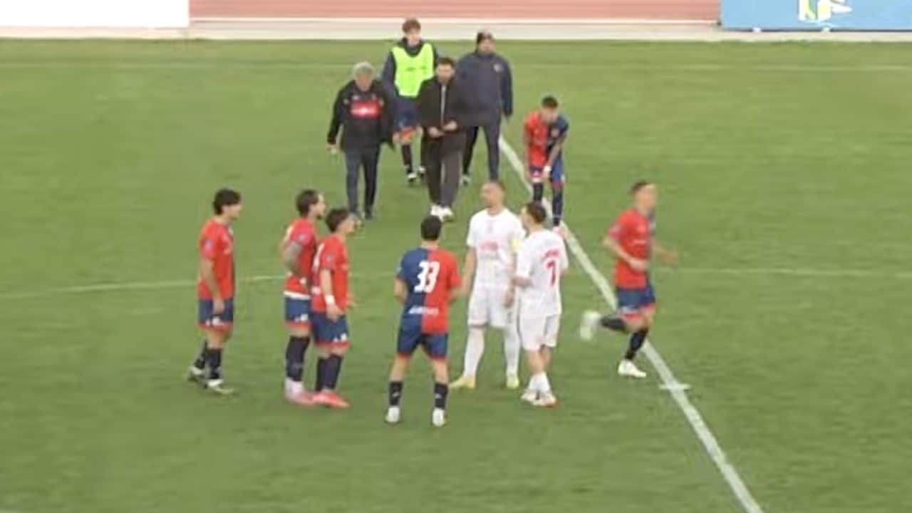 Rissa Barletta-Afragola negli spogliatoi, la difesa pugliese: "Alle Olimpiadi giocano coi denti rotti"