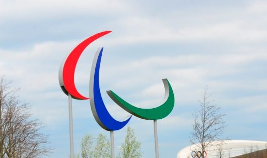 Gli Agitos sono il simbolo ufficiale delle Paralimpiadi.