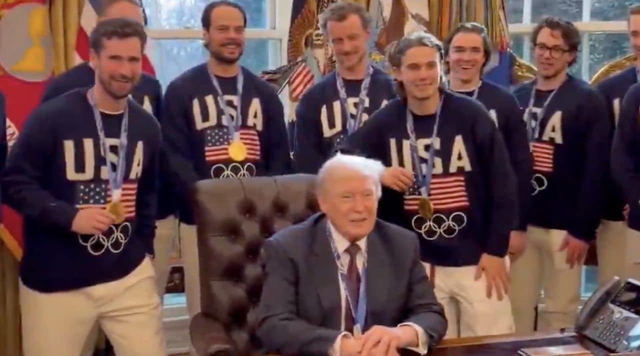 Cinque giocatori di hockey hanno detto no all’invito di Trump alla Casa Bianca: cosa si nasconde dietro