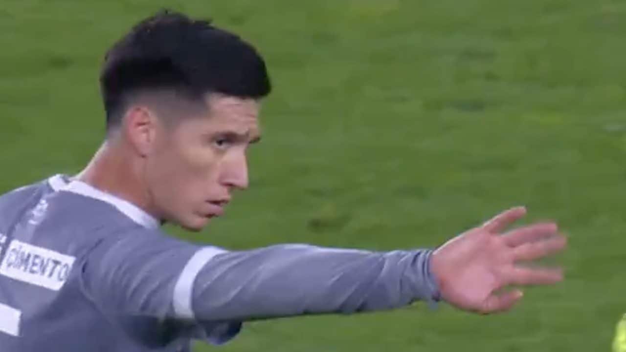 Kranevitter rifiuta la sostituzione e rispedisce il compagno in panchina: allenatore in imbarazzo