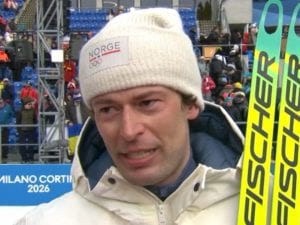 Vince il bronzo e poi racconta in lacrime di aver tradito la fidanzata: “Spero possa ancora amarmi”