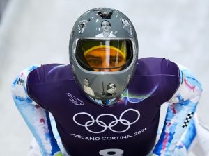 Heraskevych sfida il divieto, userà il casco con gli atleti morti in guerra: “Non viola le regole”