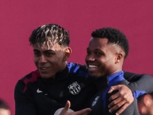 La polizia a casa di Lamine Yamal dopo una denuncia di violenza sessuale: indagato il fratello di Ansu Fati