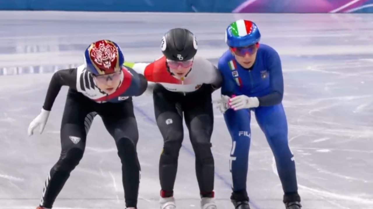 Telecronaca Rai concitata alle Olimpiadi: “Guarda che lei non ti sente”, “Lo faccio capire a casa”