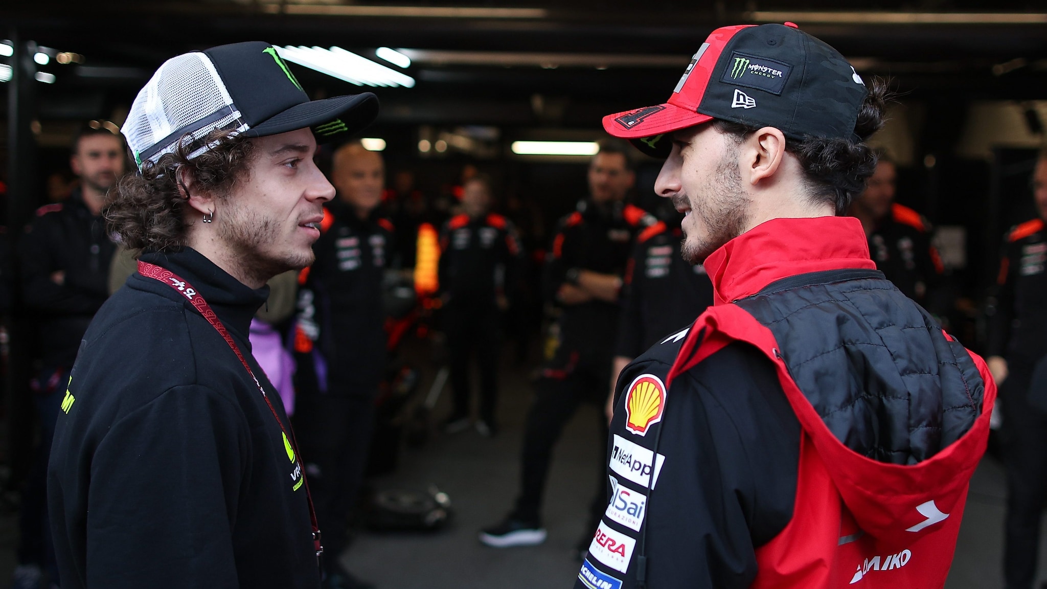 Rivoluzione in MotoGP, Bagnaia lascia Ducati e va in Aprilia al posto di Martin: i dettagli del contratto