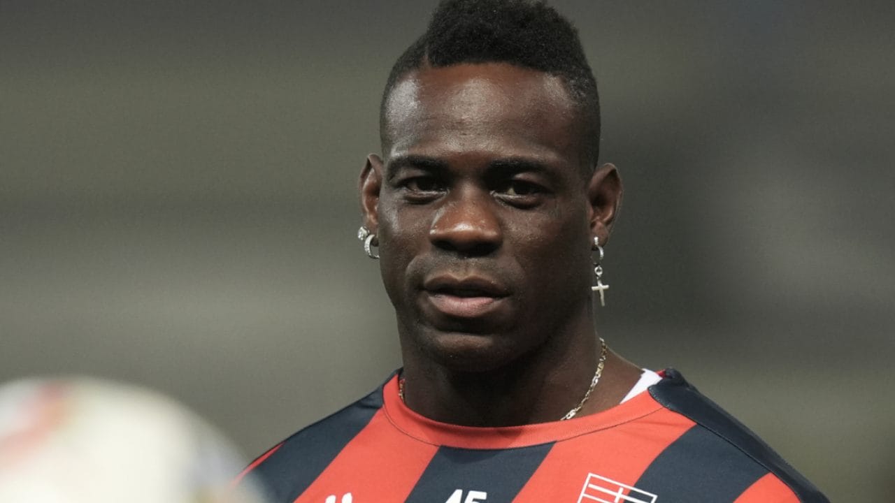 Balotelli vittima di insulti razzisti a Dubai: “Anche qui non me l’aspettavo”. Cosa è successo