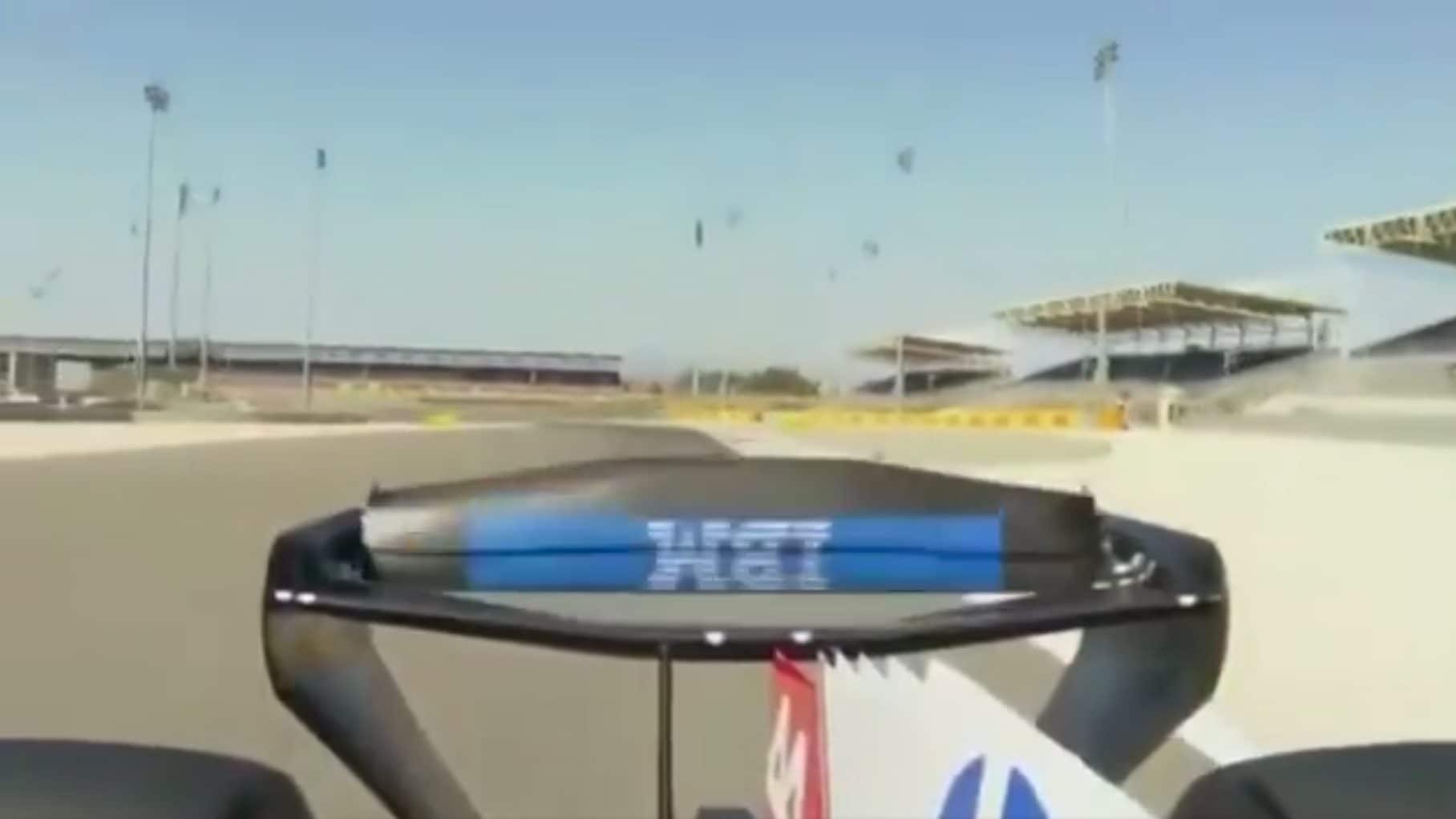 Bearman sconvolto dalla novità Ferrari vedendo da dietro la SF-26 di Hamilton: "Che c... succede?"