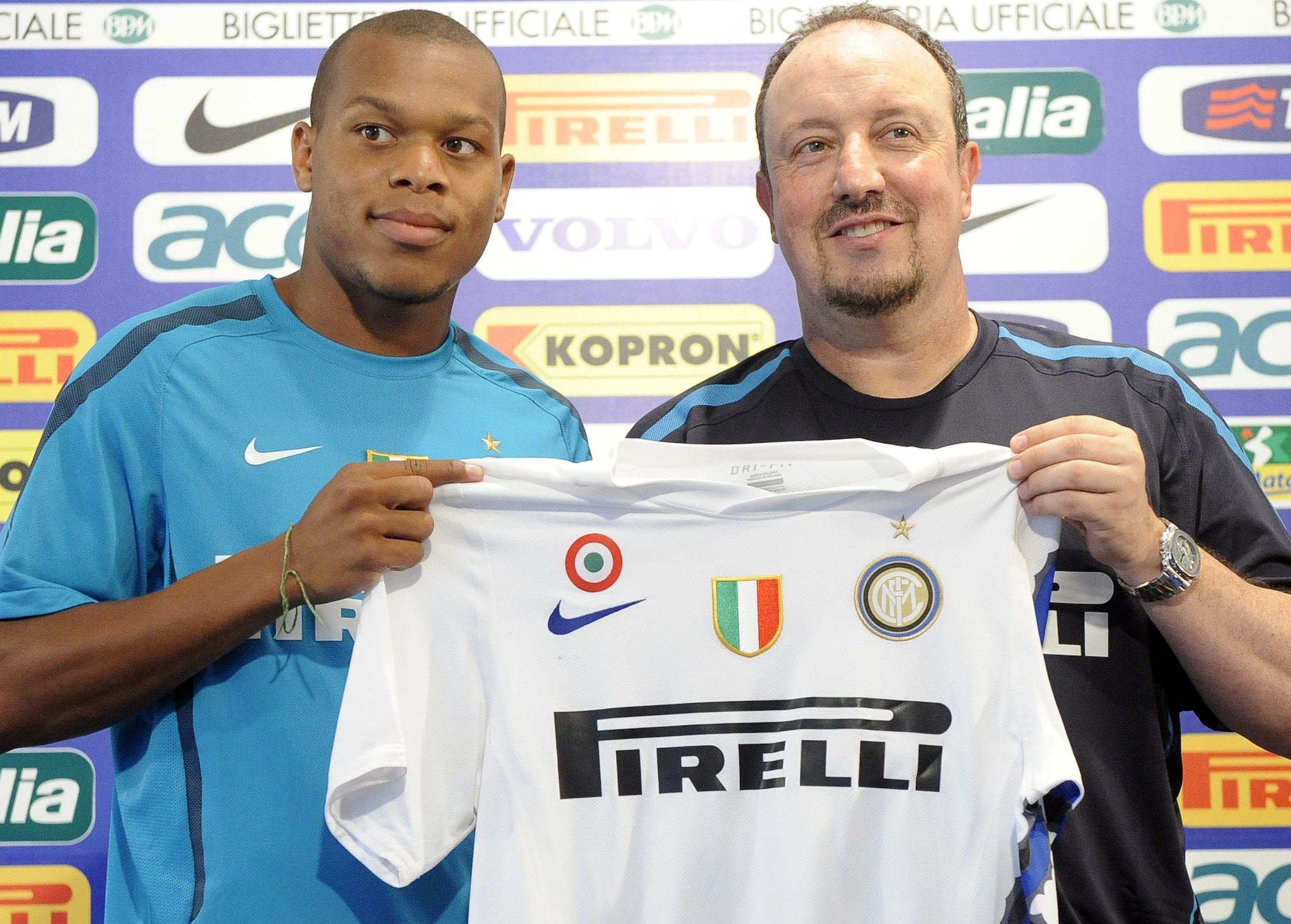 Biabiany con Rafa Benitez nel giorno della sua "presentazione" all’Inter.