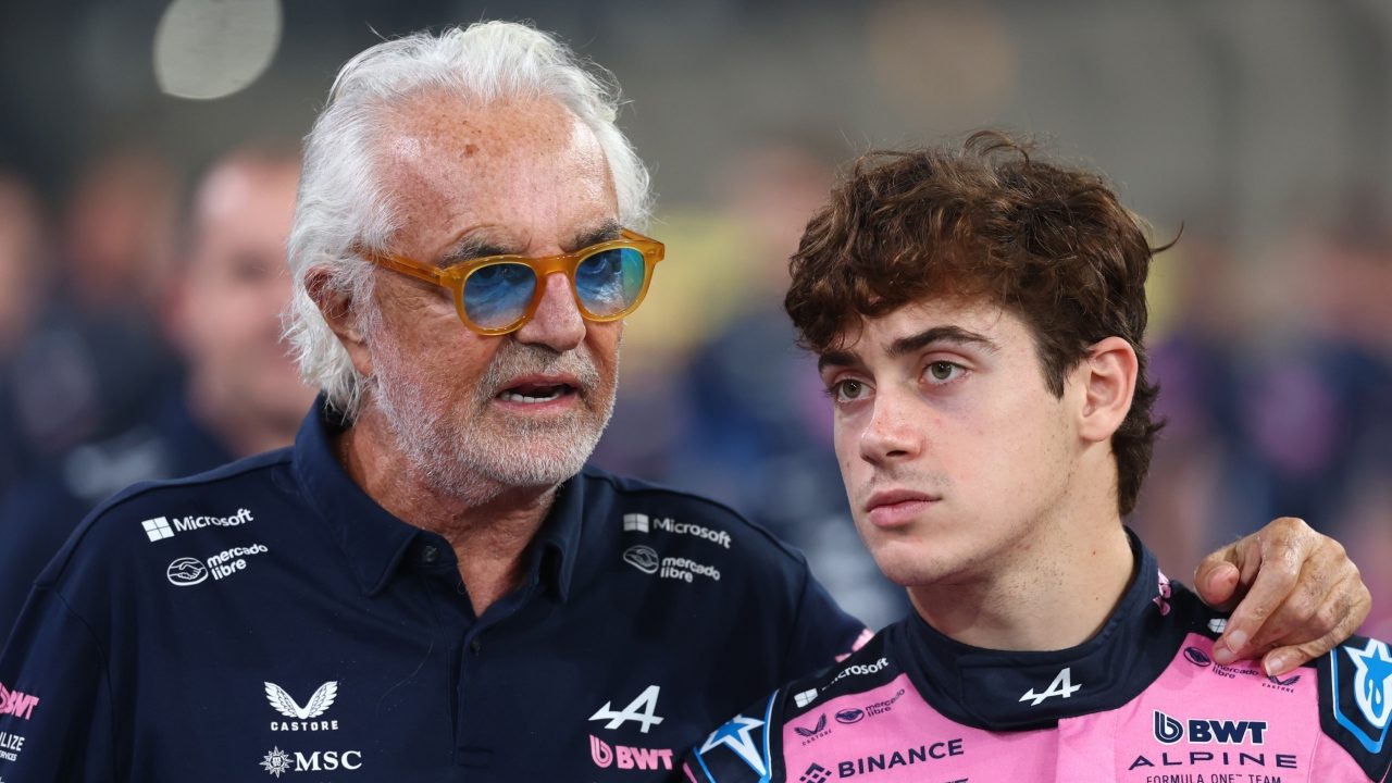 Briatore e la sfuriata ruvida su Colapinto in F1: "Decido io cosa fare. Il problema sei tu"