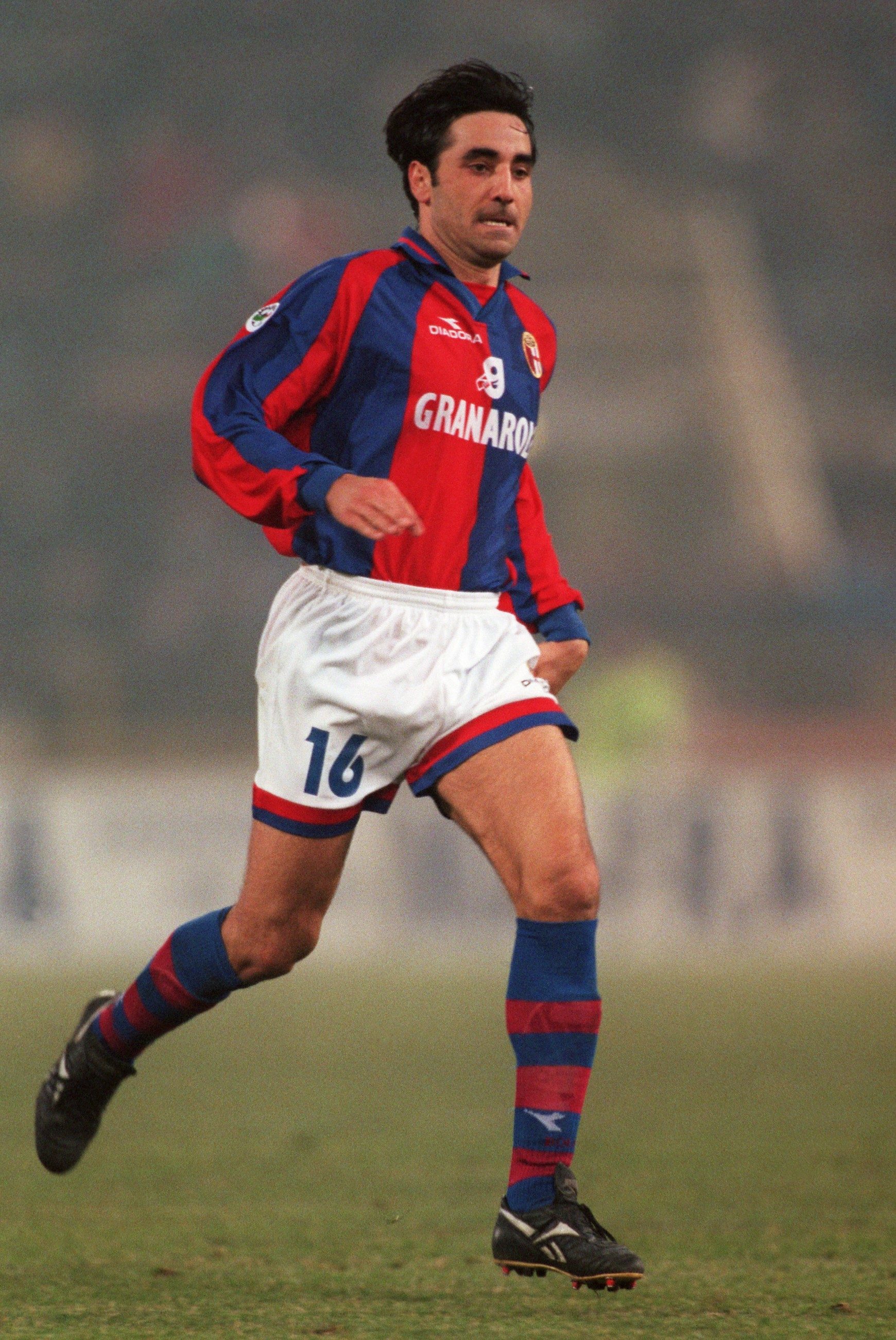 Cappioli durante una partita ai tempi del Bologna.