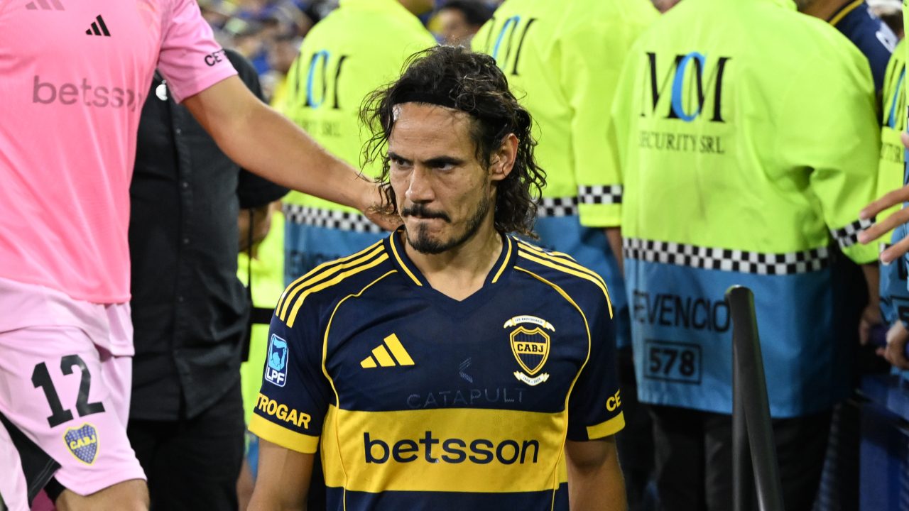 La triste fine di Cavani al Boca, Ruggeri: "Deve smettere di giocare". Cosa è successo col Racing
