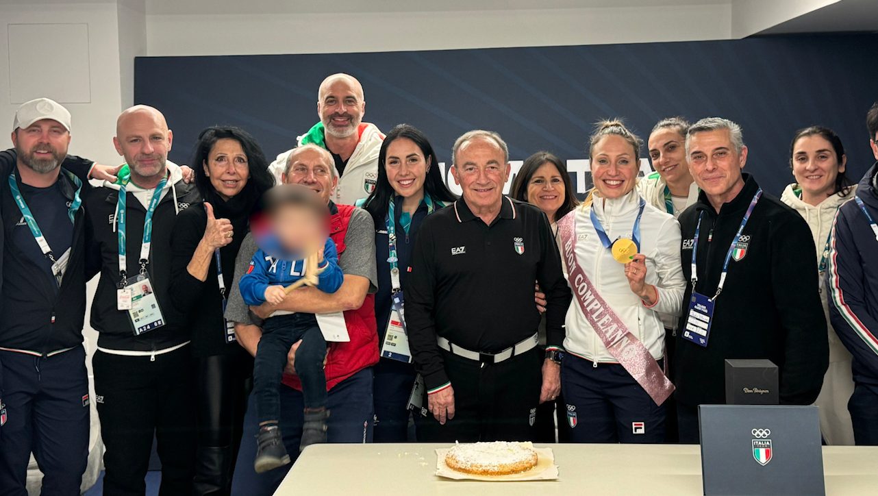 I festeggiamenti per il compleanno e la vittoria di Francesca Lollobrigida dopo la gara