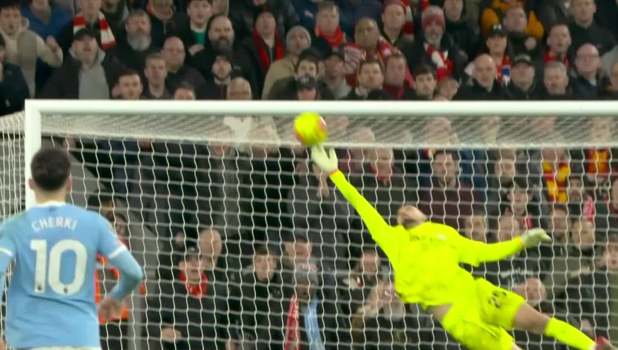 Donnarumma fa una parata ai limiti dell'impossibile, Guardiola e Haaland lo esaltano: "Il migliore"