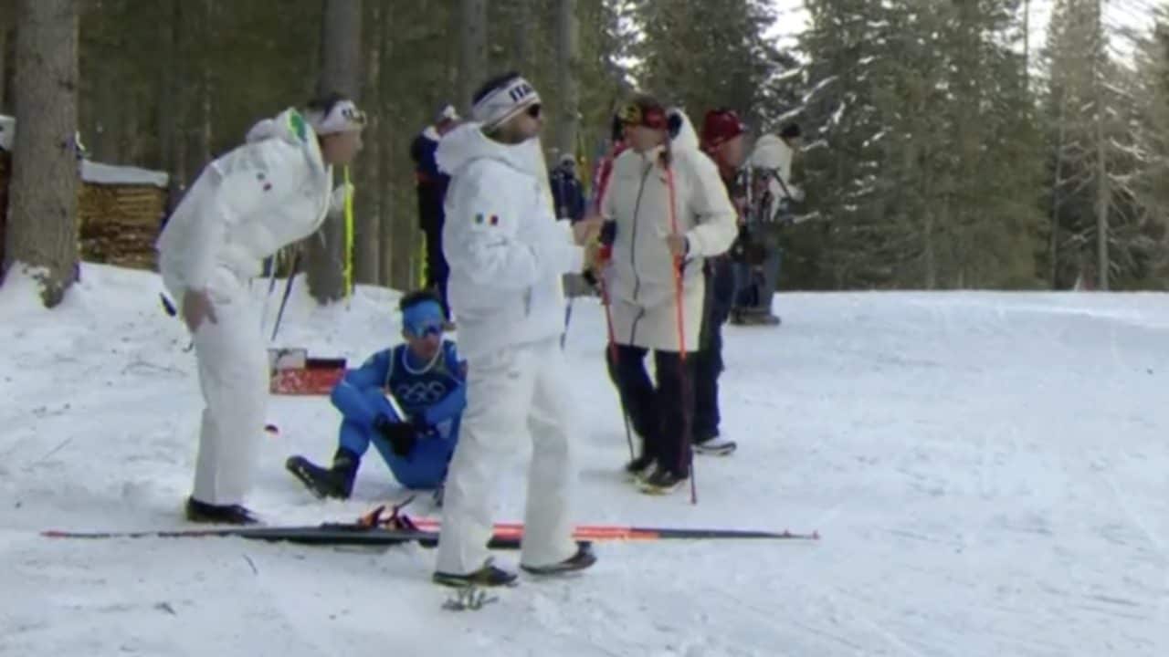 Cosa è successo a Giacomel, costretto al ritiro improvviso mentre vinceva nel biathlon alle Olimpiadi