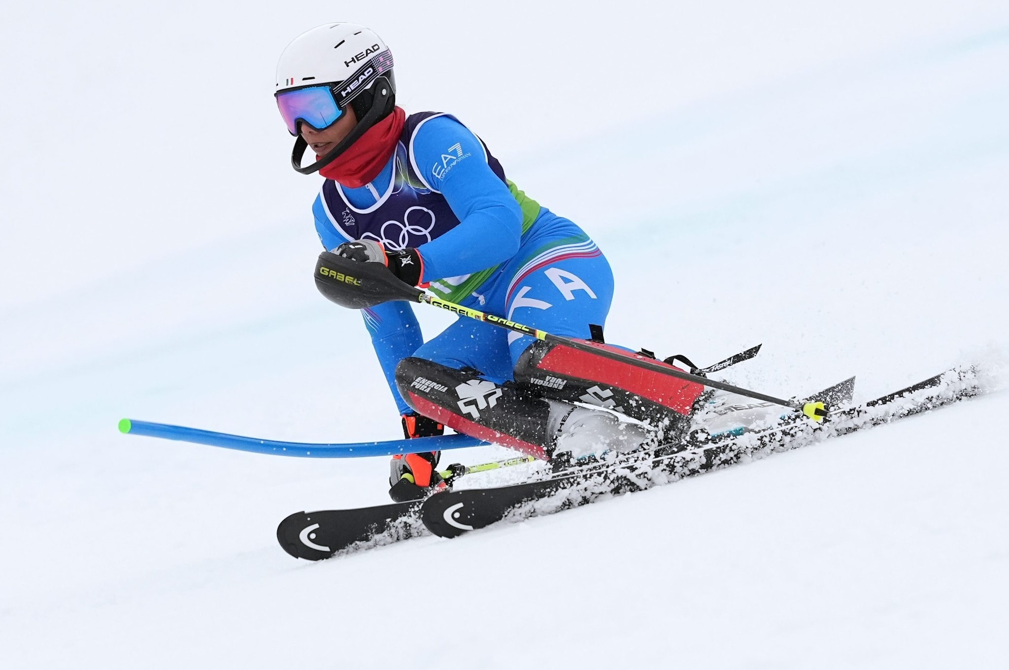 La 16enne sciatrice campana in azione nello slalom della combinata, dove ha inforcato