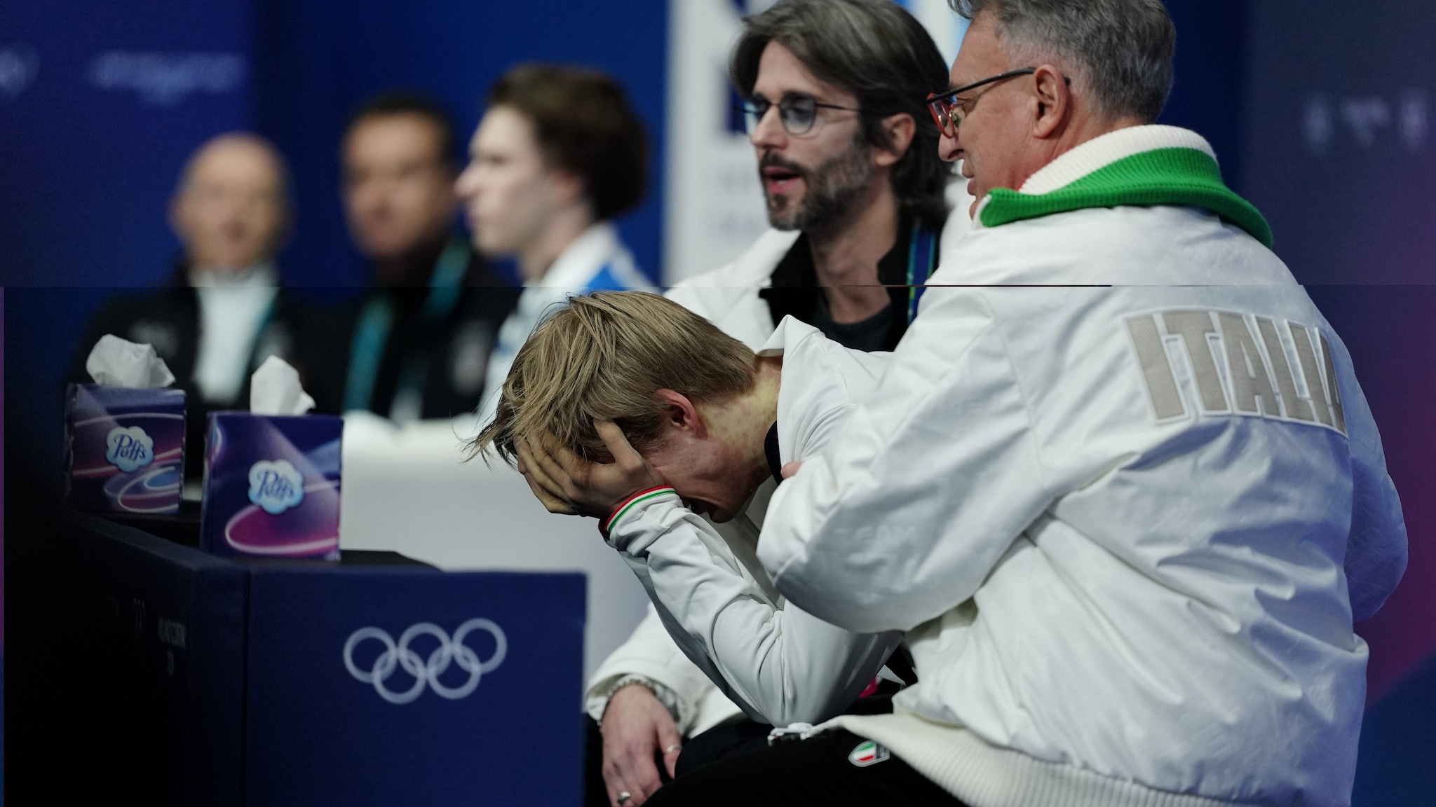 Grassl finisce la gara in lacrime, non avrebbe dovuto partecipare: "Sono corso in bagno a vomitare"
