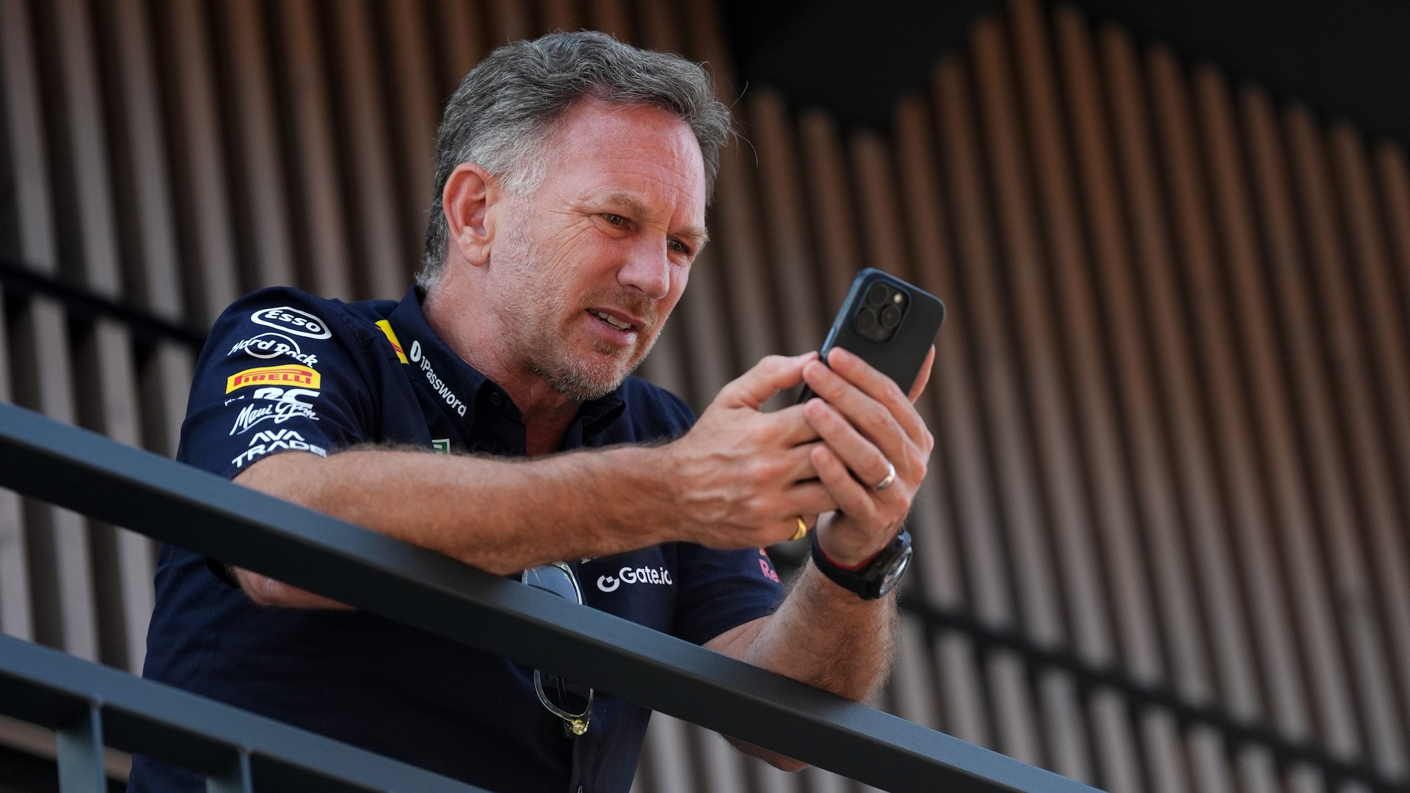 Horner mostra le chat private con Toto Wolff dopo il licenziamento da Red Bull: "Sei stato un idiota"