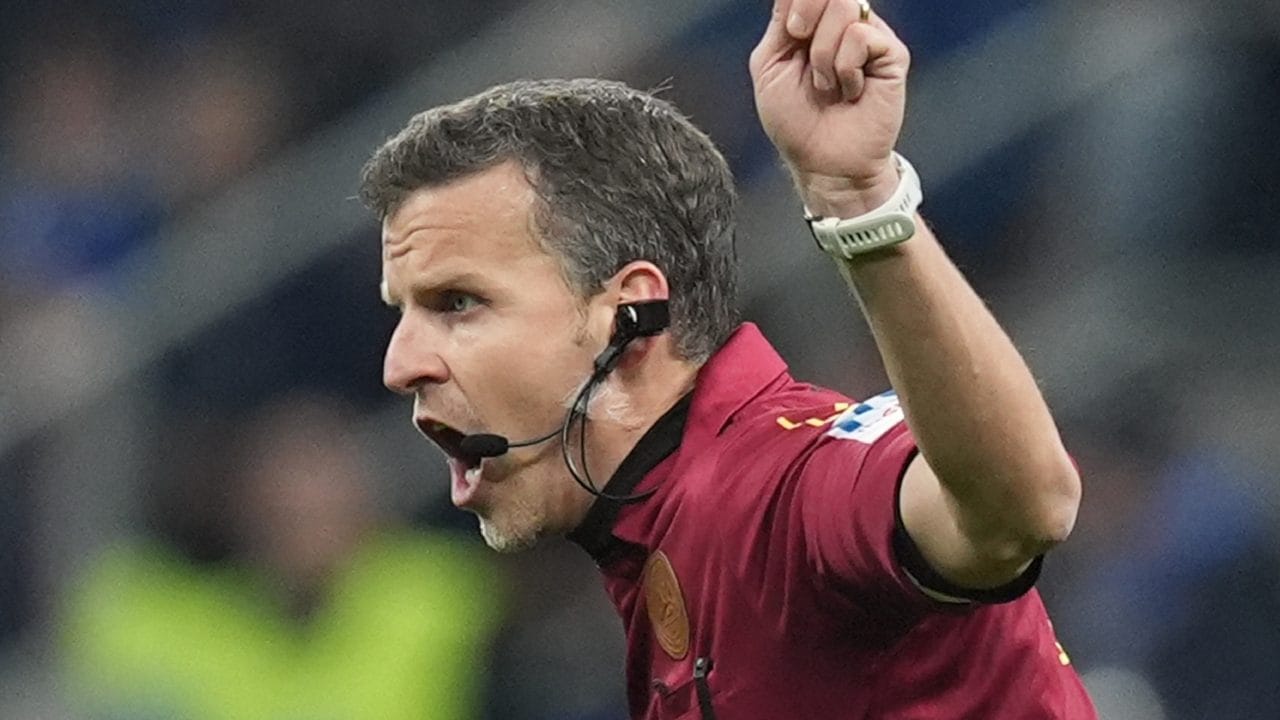 La Penna torna ad arbitrare dopo Inter-Juventus: dirigerà una partita di Serie B, come Piccinini
