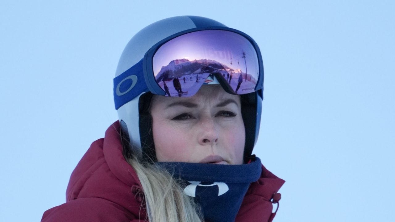 Lindsey Vonn pubblica la radiografia della gamba dopo l'ennesima operazione: è tutto metallo