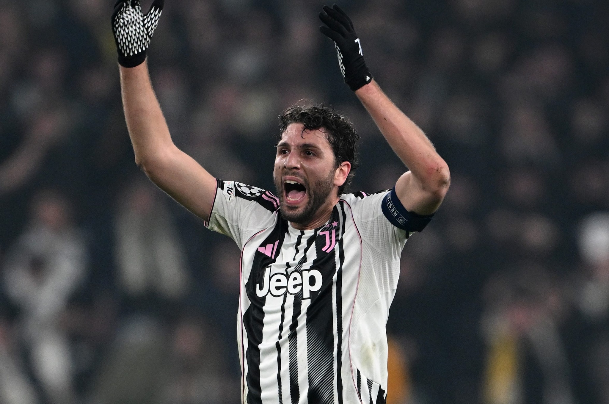 L’esultanza di Manuel Locatelli dopo aver realizzato il rigore dell’1–0 in Juve–Galatasaray