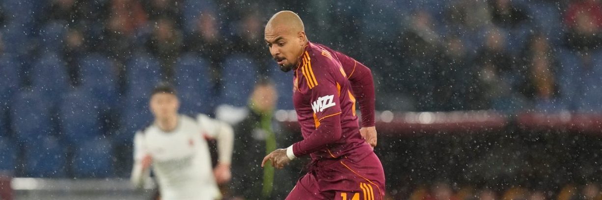 Malen in campo con la Roma.