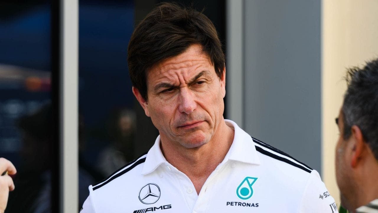 Mercedes vede complotti per il trucco del suo motore F1: "Fanno riunioni segrete e mandano lettere"