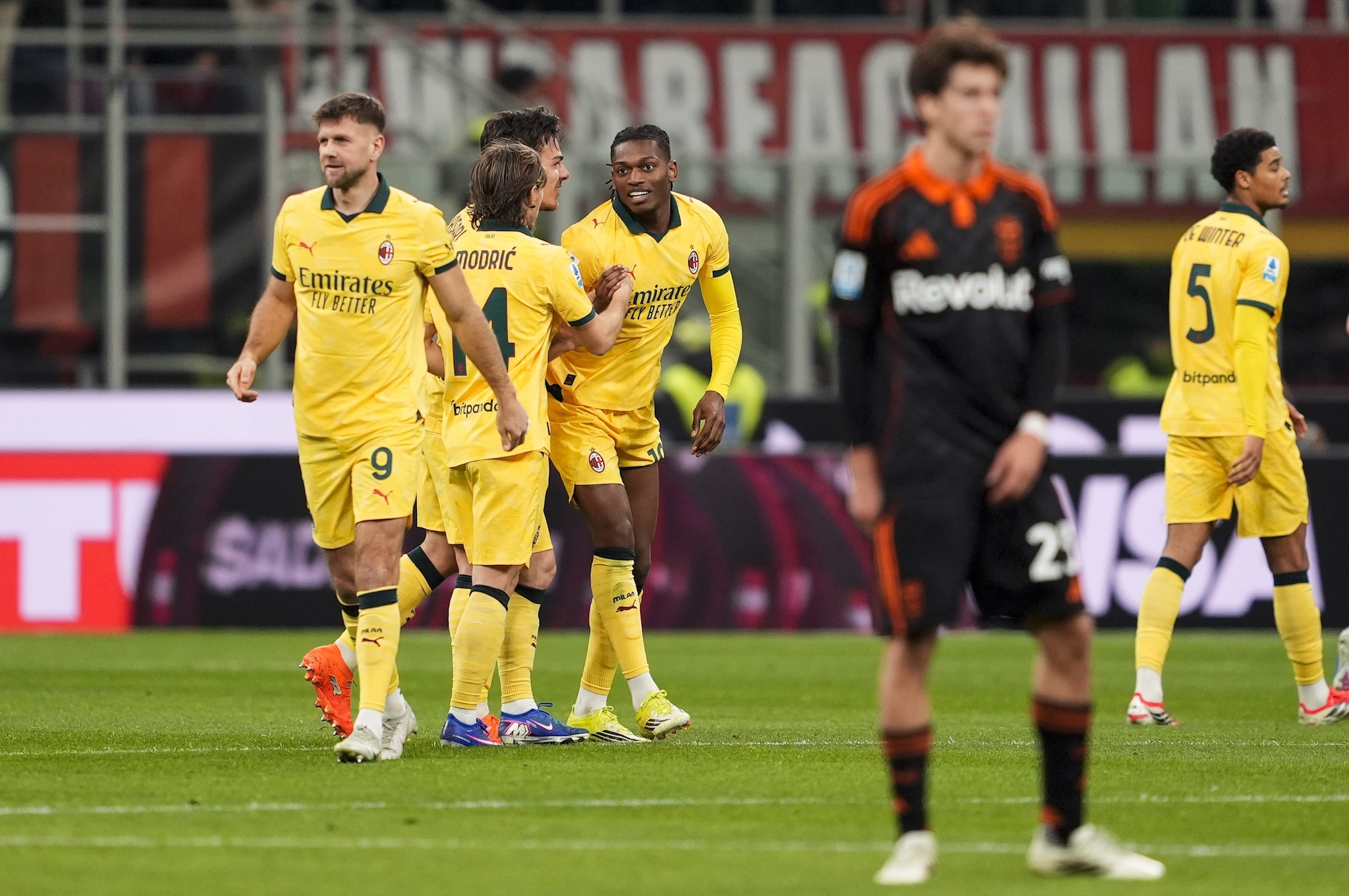 Milan-Como 1-1, risultato finale della partita di Serie A: gol di Nico Paz e Leao, gli highlights