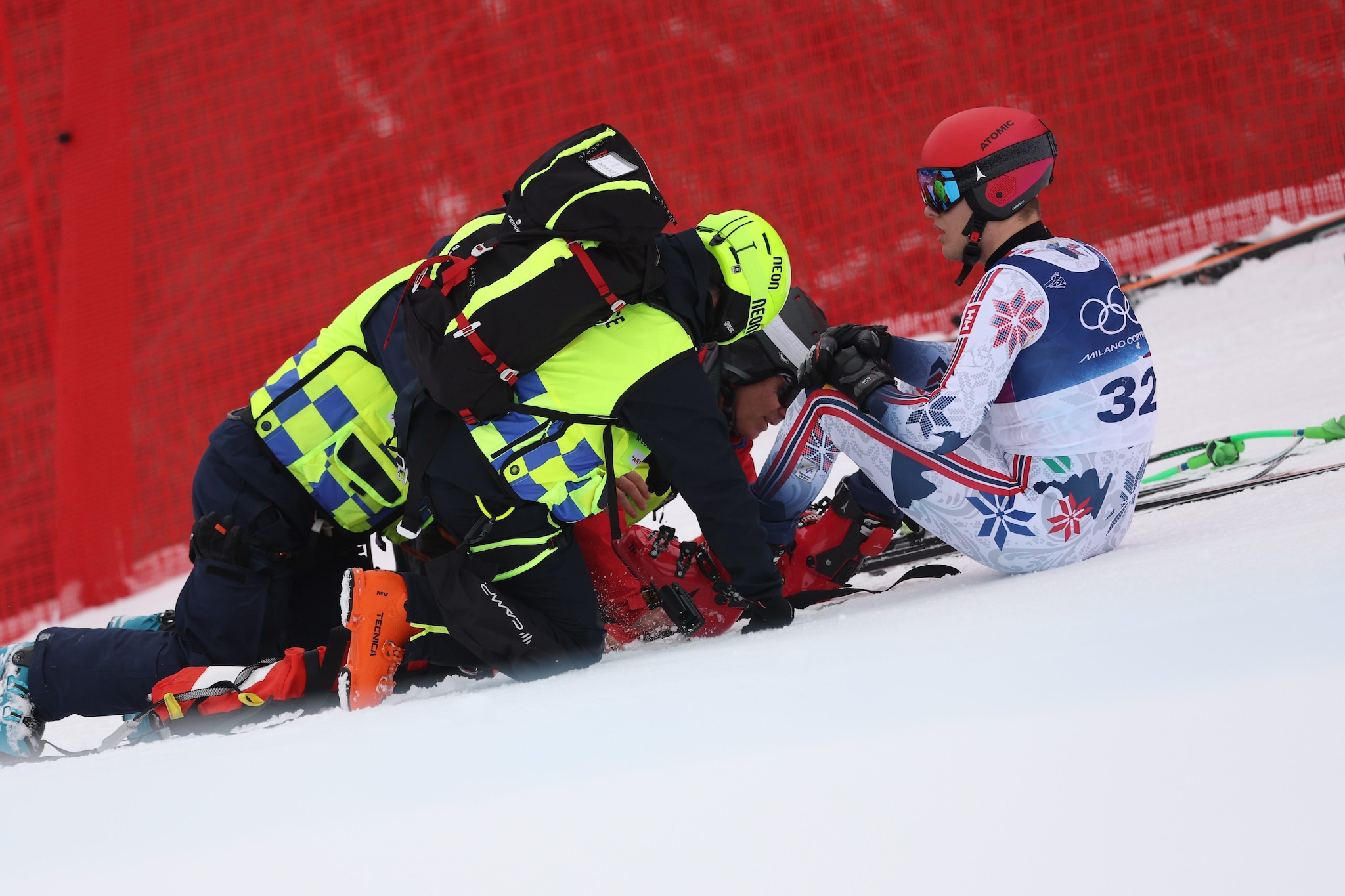 Fredrik Moeller dopo la caduta nella prova della discesa olimpica a Bormio