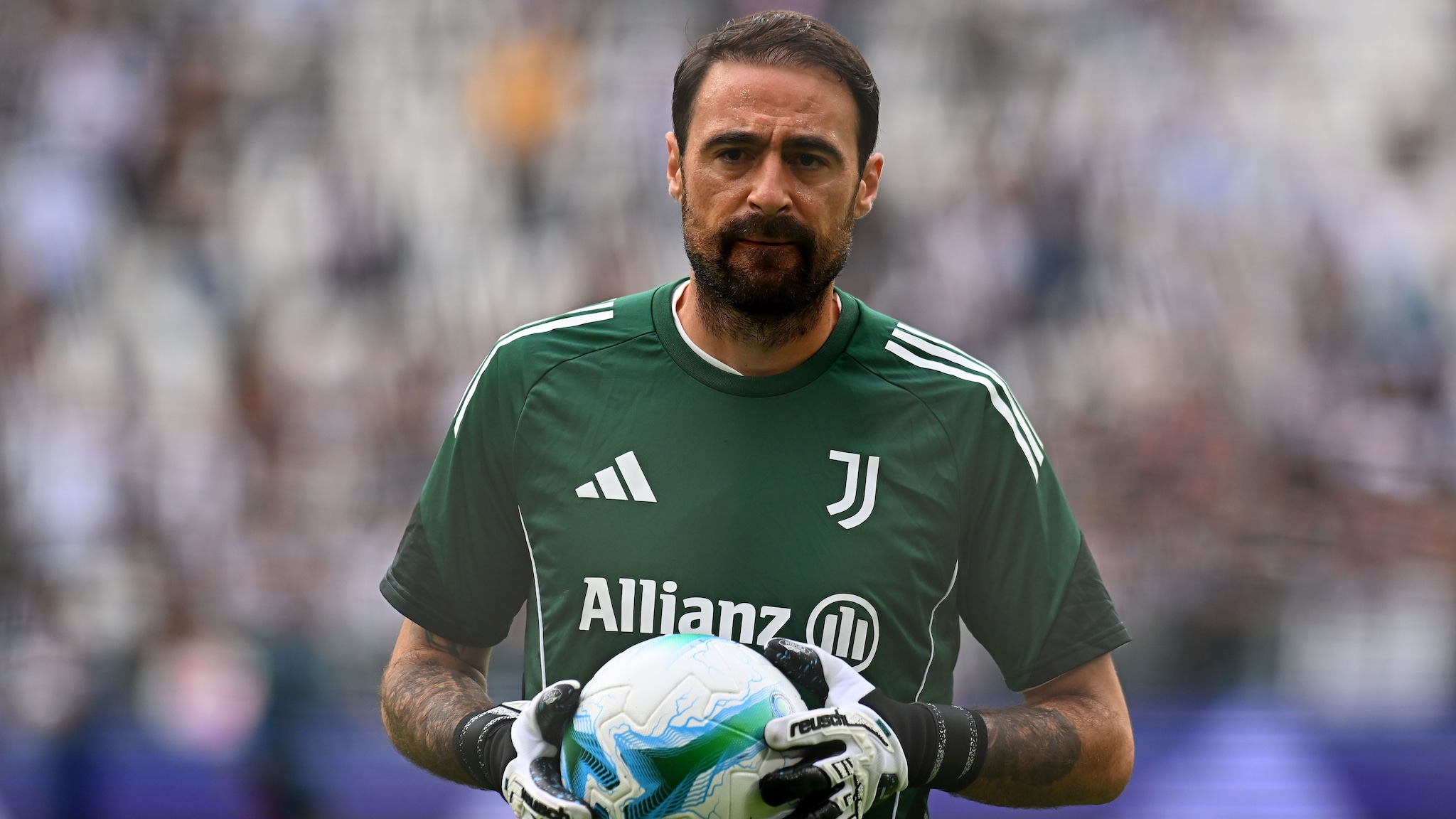 L'assurda statistica di Pinsoglio in Champions, ha più cartellini gialli che partite giocate