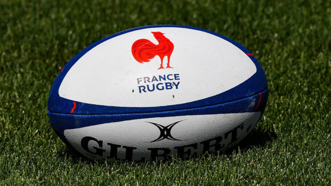 Sferra un vile pugno alla tempia dell'avversario: giovane rugbista operato d'urgenza, ora è in coma