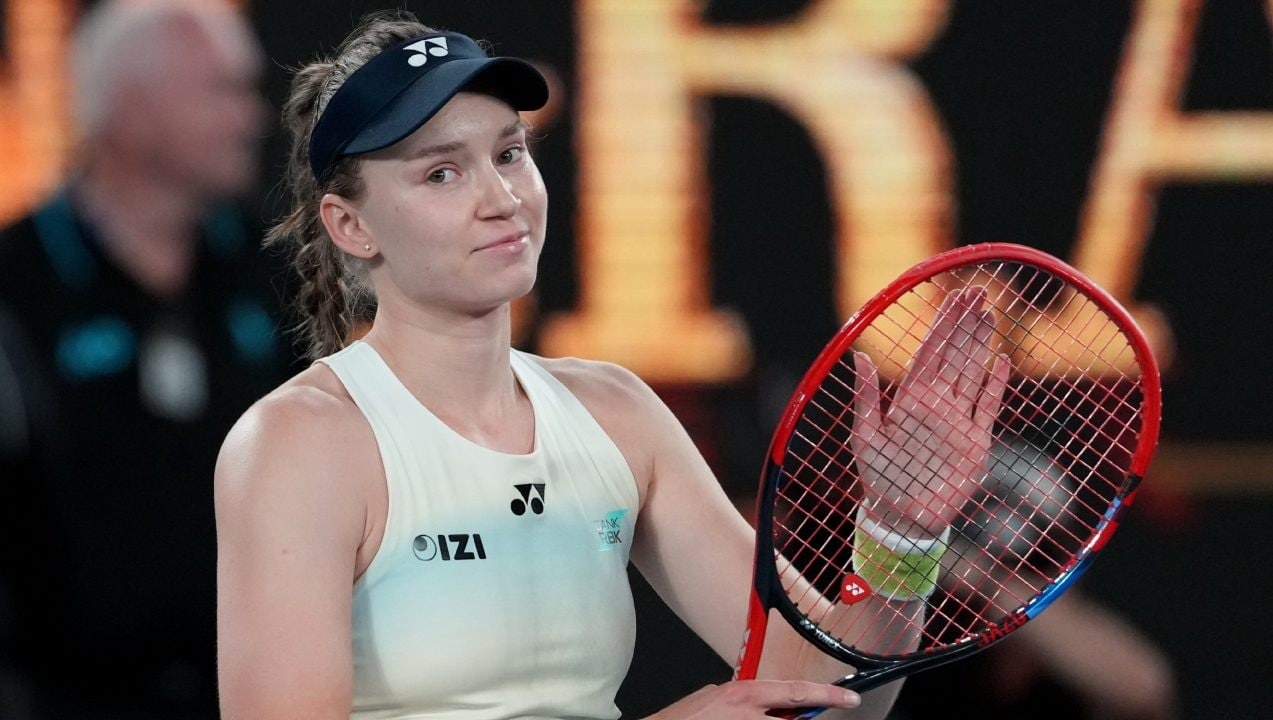 Elena Rybakina vince gli Australian Open, ma diventa virale per la sua glaciale esultanza