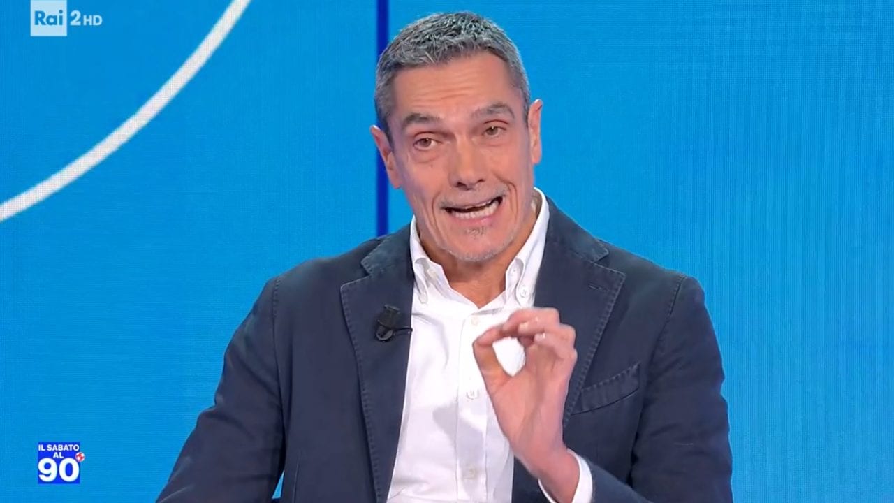 "Gli arbitri non possono diventare professionisti": la bufala raccontata da un ex fischietto in TV