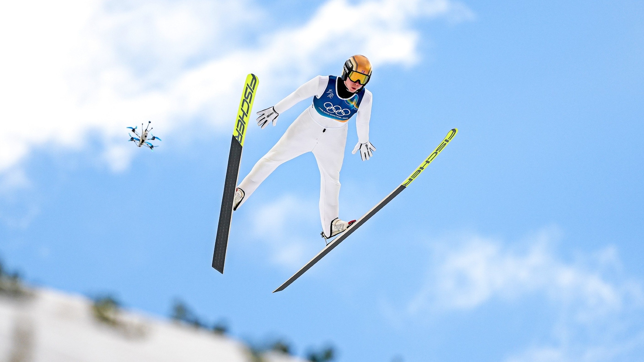 Il chirurgo italiano e l'iniezione sul pene ad un saltatore: "20 ml per aumentare peso e volume"