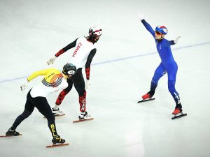 Perché Sighel ha tagliato il traguardo di spalle nell’esultanza “più arrogante” delle Olimpiadi