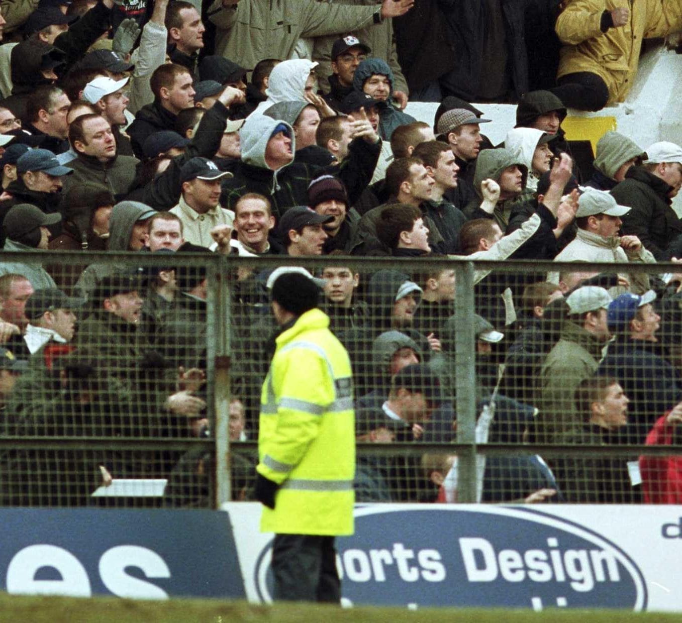 Tifosi del Millwall in trasferta nel 2001