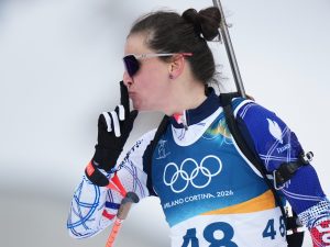 Julia Simon oro alle Olimpiadi dopo lo scandalo della carta di credito: “Adesso lasciatemi in pace”