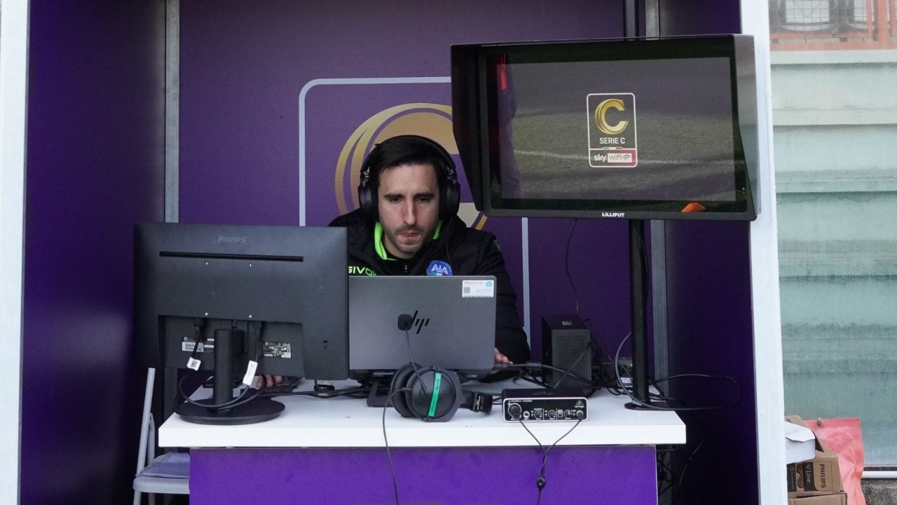 Perché De Laurentiis vuole il VAR a chiamata in Serie A: in C sta già ottenendo buoni risultati