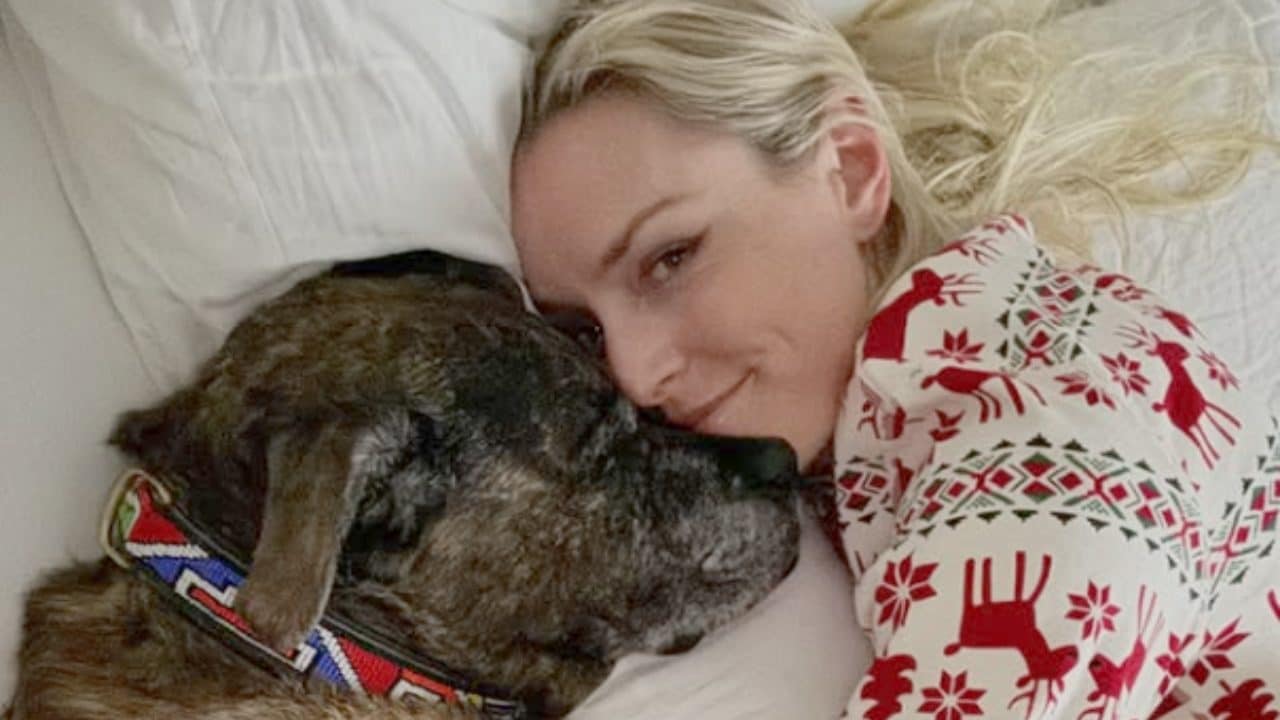 Lindsey Vonn è devastata: "Il mio cane Leo è morto nello stesso giorno della caduta a Cortina"