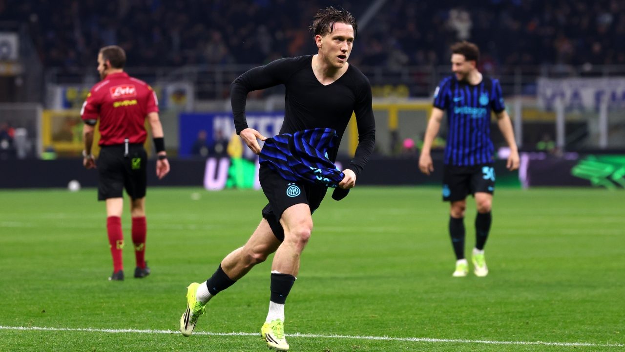 Zielinski decide il derby d'Italia, l'Inter vince 3-2: Juve furiosa per l'espulsione di Kalulu