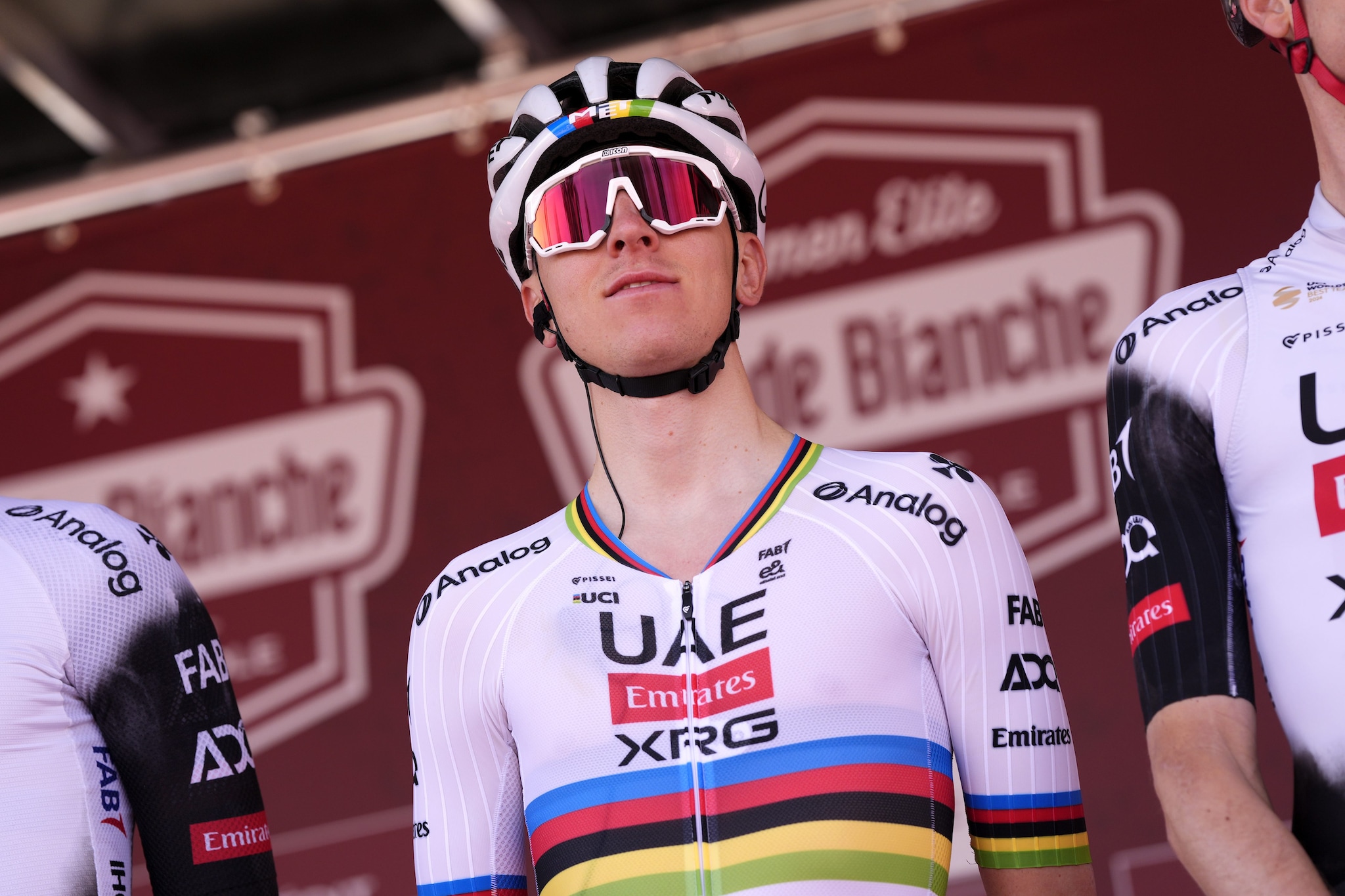 Pogacar si rialza dal divano dopo 4 mesi e mezzo di riposo, c'è la Strade Bianche: "Spero di far bene"