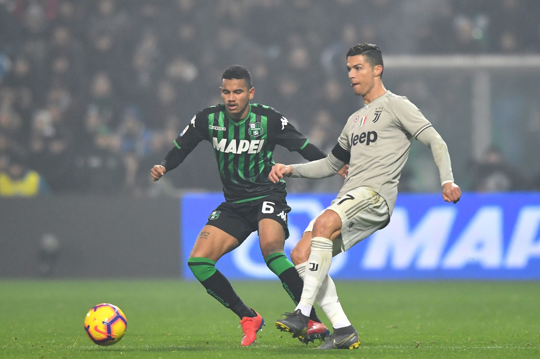 Rogerio in azione contro Cristiano Ronaldo