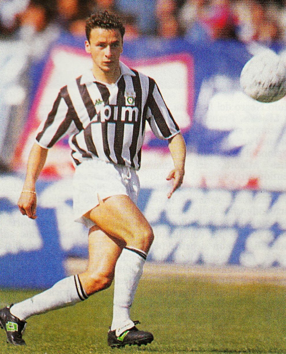 Corini con la maglia della Juventus nella stagione 1990–1991.