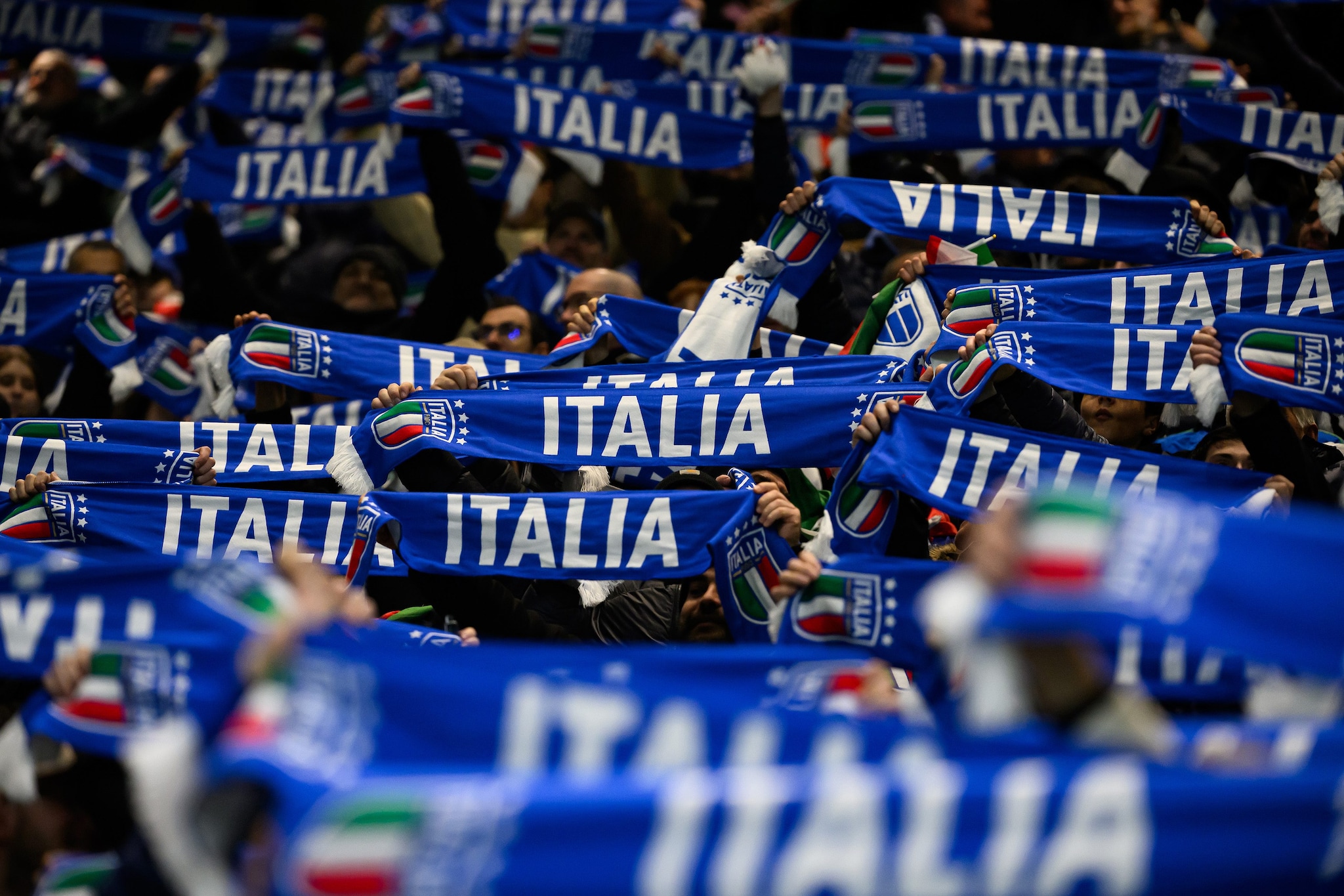 I tifosi dell’Italia presenti a Bergamo in gran numero.