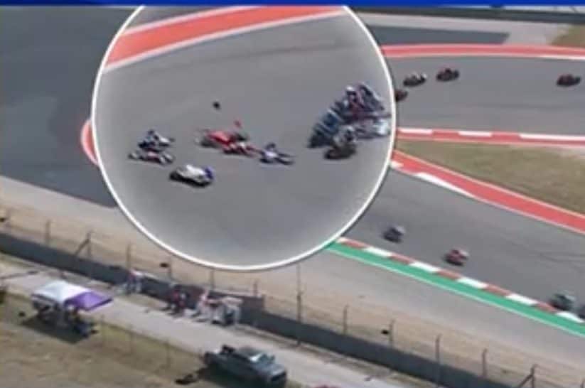 I piloti finiti a terra dopo il terribile impatto (immagini Sky).